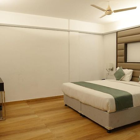 Hotel Konark Khammam Kültér fotó