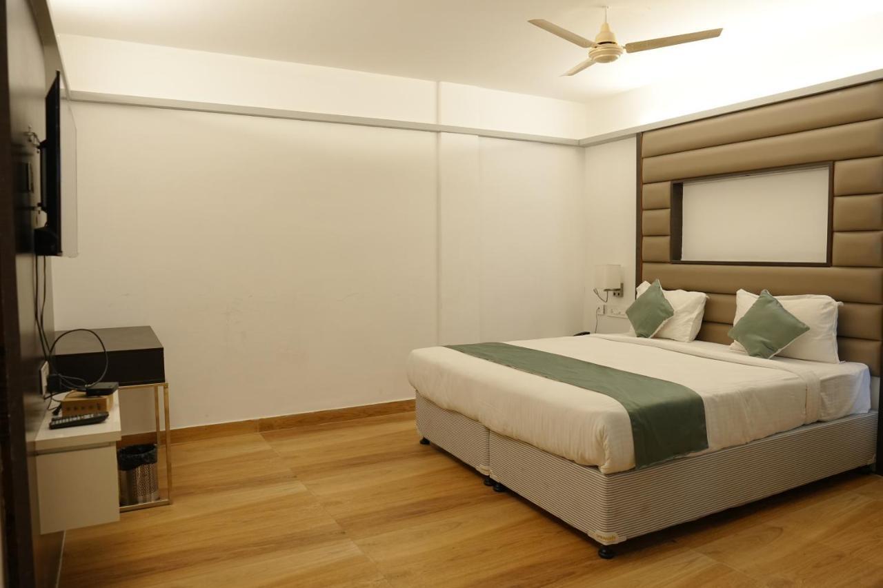 Hotel Konark Khammam Kültér fotó
